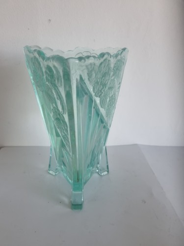 Sowerby daisy glass vase - sowerby,