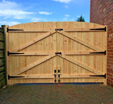 WOODEN DRIVEWAY GATE T&G! 6FT