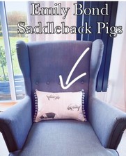 Emily bond Saddleback Pigs