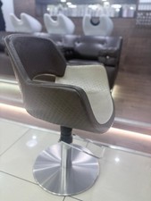 Hairsalon hairstylist chair 