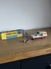  CORGI CHEVROLET IMPALA KENNEL