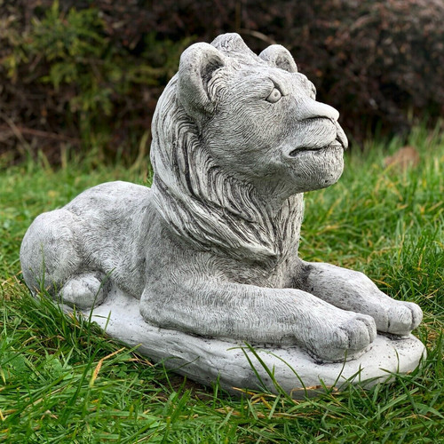 Garden lying lion statue