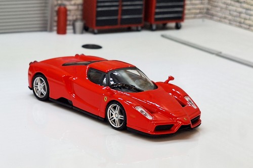 Enzo ferrari 2002 red 1 - 2002,
