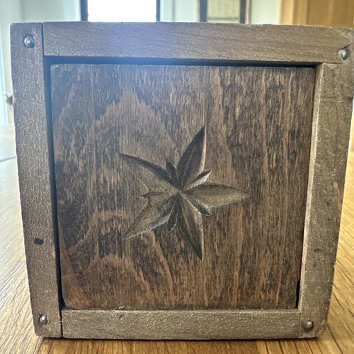 Square wooden primitive - square,