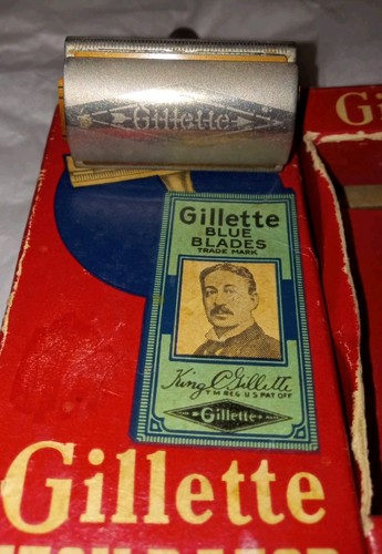 Vintage gillette tech razor - vintage,