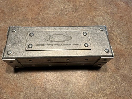 Vintage oakley sunglasses case - oakley,