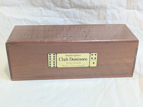 Vintage boxed waddingtons club - boxed,