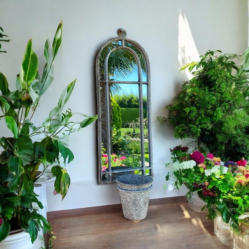Outdoor arched wall - wall, mirror