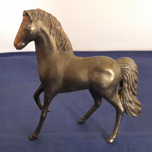 Metal horse statue - metal,