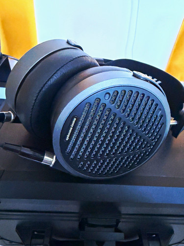Audeze mm500 headphones - ,