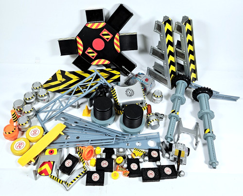 Robot wars arena - robot, accessories