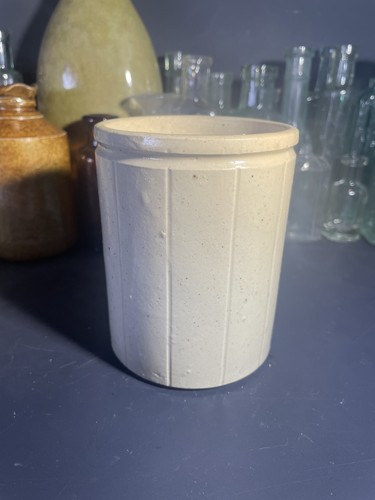 Vintage old cream stonewear - old,