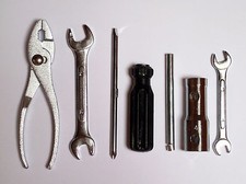 Board tool tool spark plug