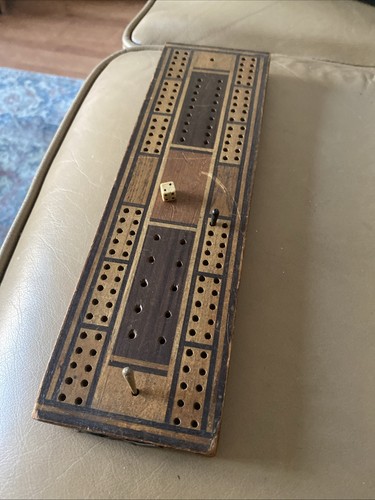 Vintage wooden cribbage board - vintage,
