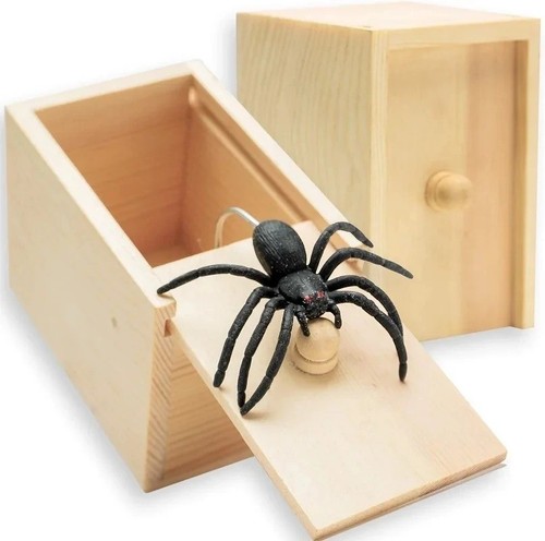 Jumping spider prank box toy - jumping,
