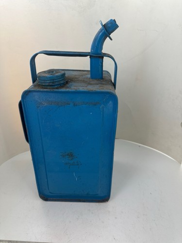 Metal paraffin can pouring - metal,