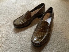RIEKER BROWN PATENT LEATHER