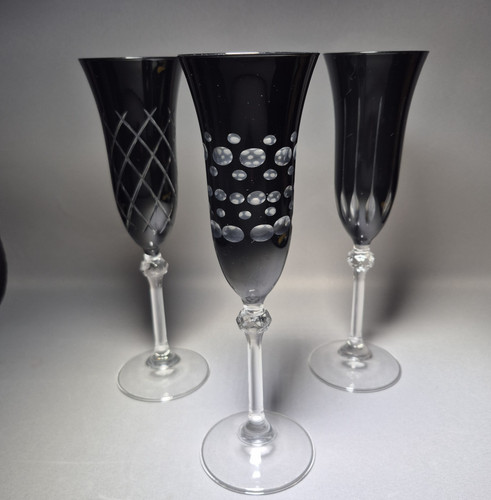 Vintage cut clear black - to,