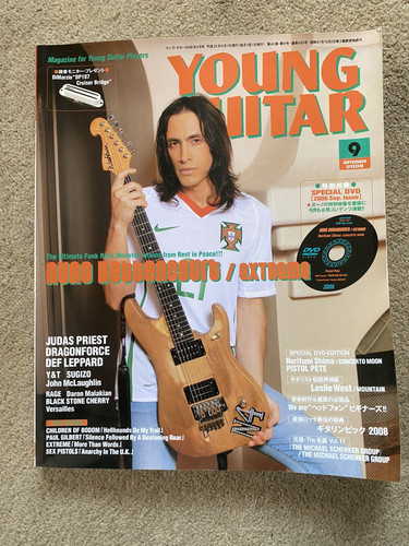 Young guitar september - young, 2008