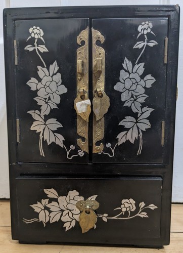 Chinese brown lacquered qing - brown,