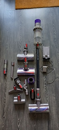 Dyson cyclone v10 absolute - dyson,