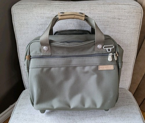 Briggs riley travelware - &,