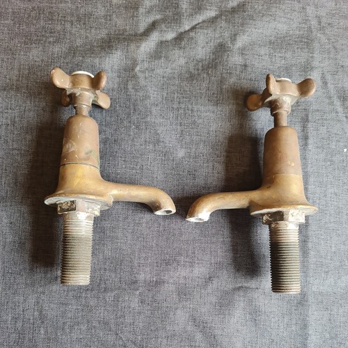 Vintage brass hot and - , cold