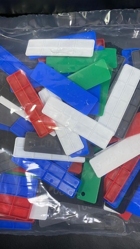 100 flat plastic - 100,