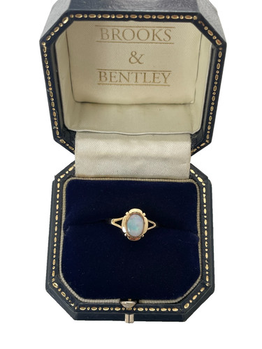 Opal ring 9ct - opal,