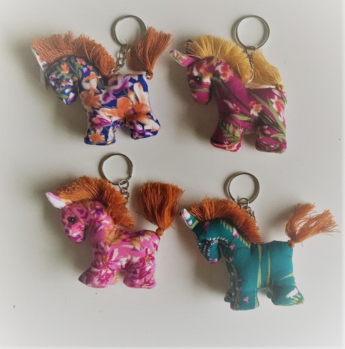 Pack four horse keyrings - horse,