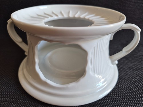 White ceramic teapot warmer - white,