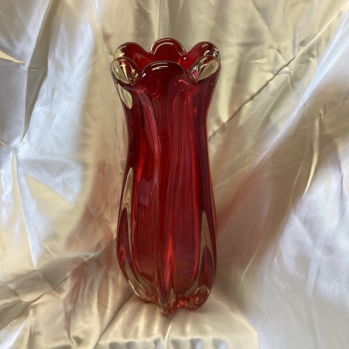Glass red tulip vase - vase, 6-lobed