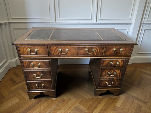 Antique style flame - an,