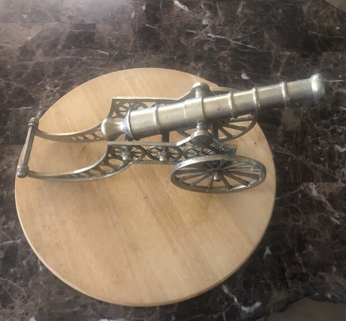 Vtg solid brass large - vtg,solid, army