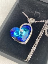 Heart of the Ocean necklace