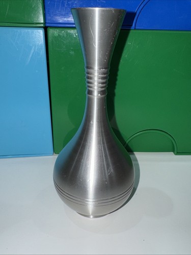 Pewter bud vase tall - bud,