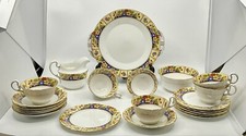 AYNSLEY 21 PIECE TEA SET SH81