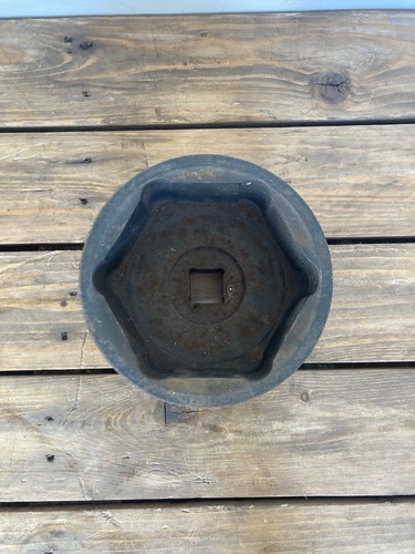 Hub nut impact socket - nut,