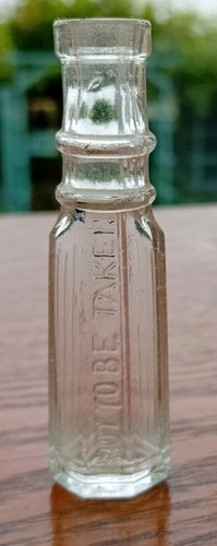 Very small poison bottle - small,