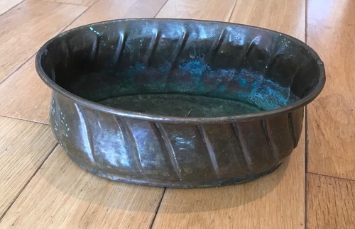 Small oval copper planter pot - small,