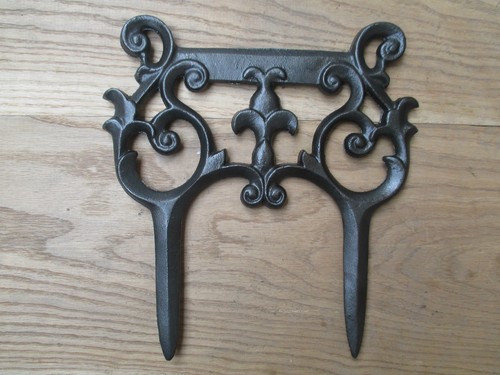 Cast iron period - cast, vintage