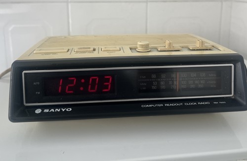 Vintage retro sanyo 7500 - vintage, rm