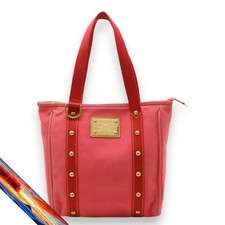 Louis Vuitton Antigua Hippo MM