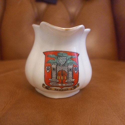 Goss crested china model - crested,