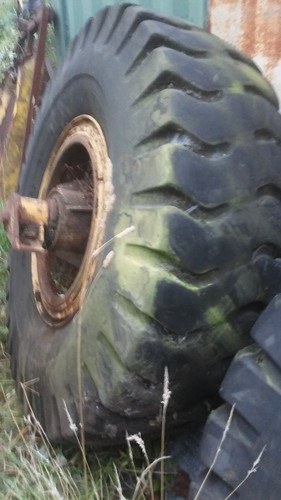 Earthmover part worn tyres - ,