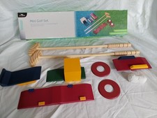 Crane Wooden Mini Golf Set