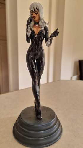 Bowen design black - bowen, statue