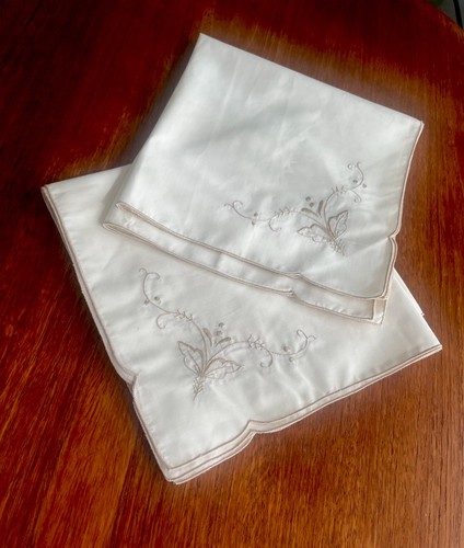 Vintage embroidered napkins - vintage,