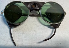 American Optical Vintage Sunglasses 52mm Round Green lens Leather Wrapped Set