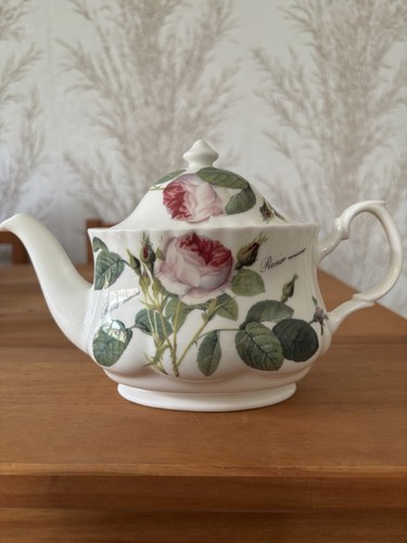 Roy kirkham redoute - roses, tea
